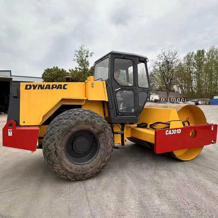 Used Dynapac CA301 Vibratory Roller with Less Working Time and Superior Performance Used Dynapac 251d/301D Roller for Sale - Straßenwalze: das Bild 1 Used Dynapac CA301 Vibratory Roller with Less Working Time and Superior Performance Used Dynapac 251d/301D Roller for Sale - Straßenwalze: das Bild 1