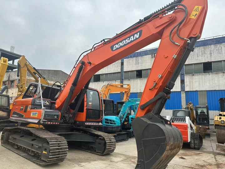 Used Excavator Doosan DX225LC-9 Excavators Mini Equipment Earth Moving Machinery Doosan Digger Excavator for Sale - Kettenbagger: das Bild 2 Used Excavator Doosan DX225LC-9 Excavators Mini Equipment Earth Moving Machinery Doosan Digger Excavator for Sale - Kettenbagger: das Bild 2