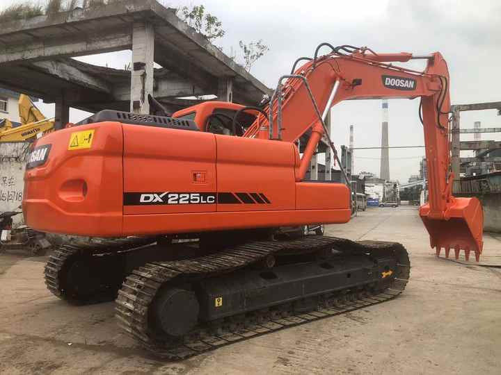 Used Excavator Doosan DX225LC Excavators Mini Equipment Earth Moving Machinery Doosan Digger Excavator for Sale - Kettenbagger: das Bild 2 Used Excavator Doosan DX225LC Excavators Mini Equipment Earth Moving Machinery Doosan Digger Excavator for Sale - Kettenbagger: das Bild 2