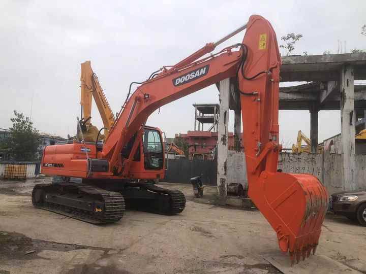 Used Excavator Doosan DX225LC Excavators Mini Equipment Earth Moving Machinery Doosan Digger Excavator for Sale - Kettenbagger: das Bild 4 Used Excavator Doosan DX225LC Excavators Mini Equipment Earth Moving Machinery Doosan Digger Excavator for Sale - Kettenbagger: das Bild 4