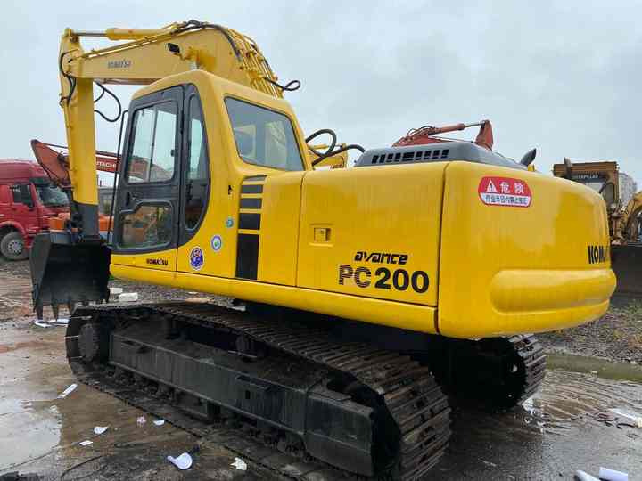 Used Good Quality Japan Original PC220-6 in Good Condition PC220-6 Komatsu - Kettenbagger: das Bild 2 Used Good Quality Japan Original PC220-6 in Good Condition PC220-6 Komatsu - Kettenbagger: das Bild 2