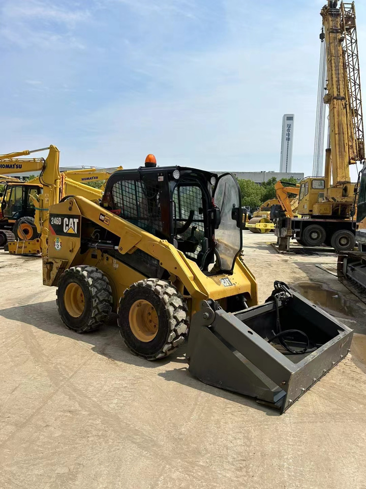 CATERPILLAR 246D - Kompaktlader: das Bild 4 CATERPILLAR 246D - Kompaktlader: das Bild 4