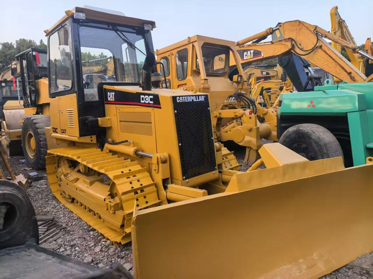 CATERPILLAR D3C - Bulldozer: das Bild 1 CATERPILLAR D3C - Bulldozer: das Bild 1