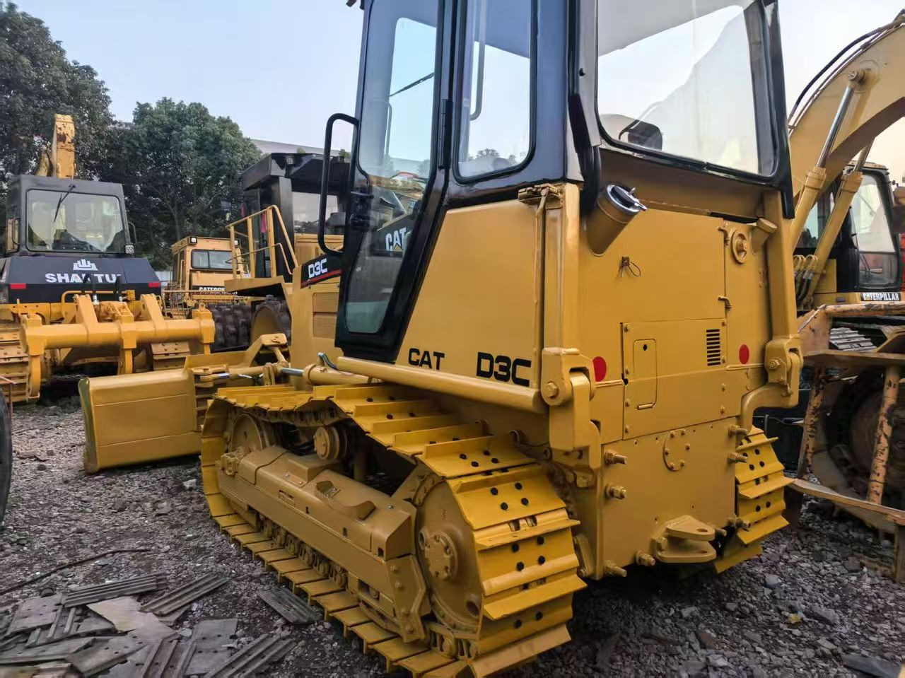 CATERPILLAR D3C - Bulldozer: das Bild 2 CATERPILLAR D3C - Bulldozer: das Bild 2