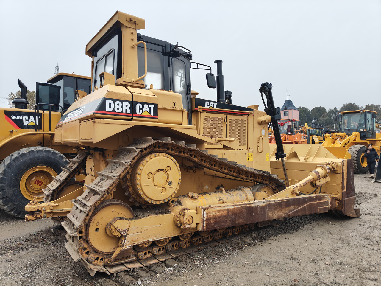 CATERPILLAR D8R - Bulldozer: das Bild 1 CATERPILLAR D8R - Bulldozer: das Bild 1