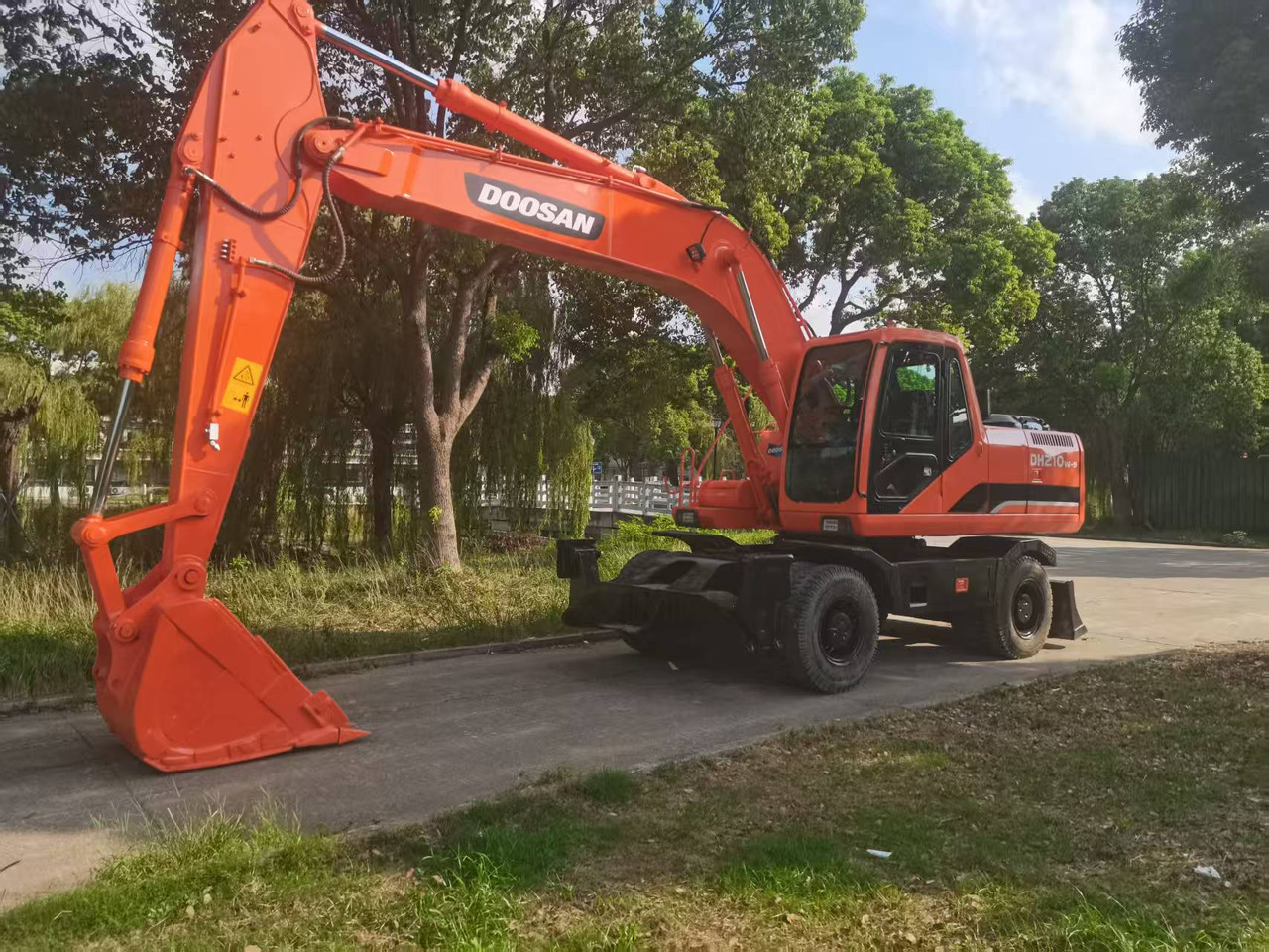 DOOSAN DH210W-9C - Mobilbagger: das Bild 2 DOOSAN DH210W-9C - Mobilbagger: das Bild 2