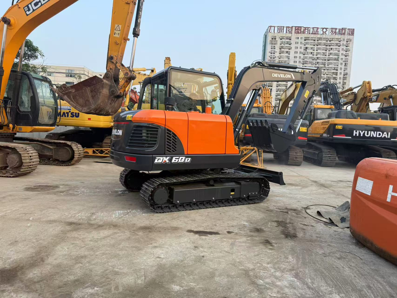 DOOSAN DX60D-10 - Minibagger: das Bild 2 DOOSAN DX60D-10 - Minibagger: das Bild 2