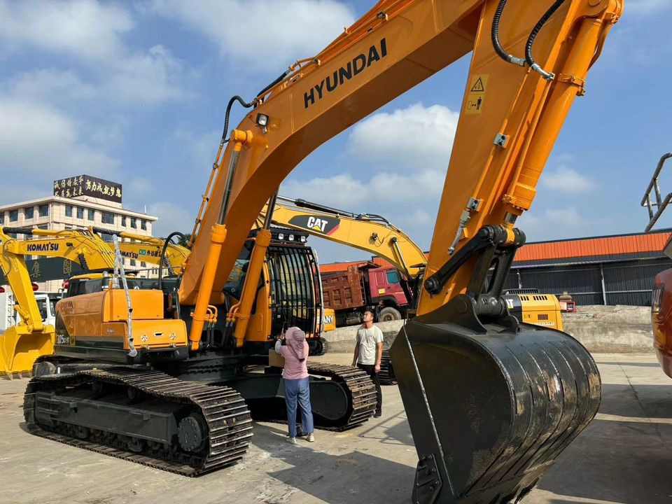 HYUNDAI R305LC-9T - Kettenbagger: das Bild 1 HYUNDAI R305LC-9T - Kettenbagger: das Bild 1