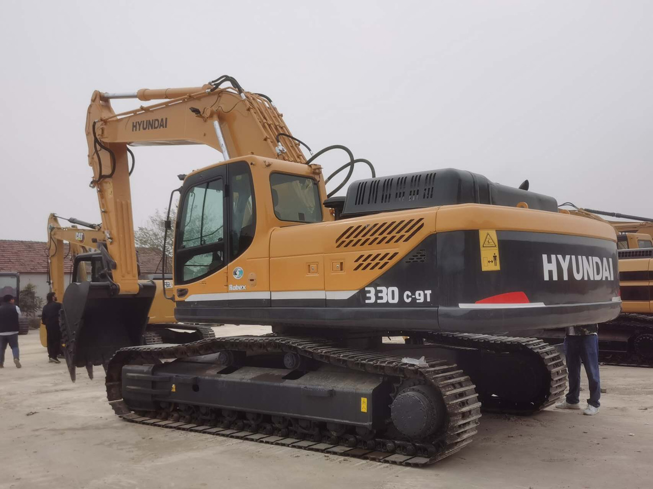 HYUNDAI R330LC-9T - Kettenbagger: das Bild 1 HYUNDAI R330LC-9T - Kettenbagger: das Bild 1