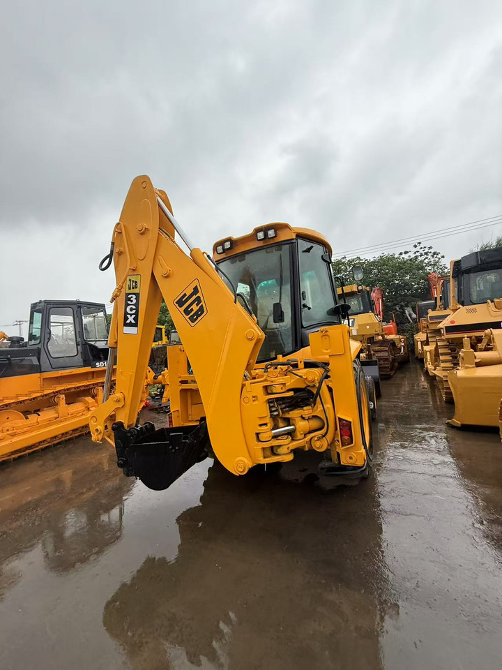 JCB 3CX - Baggerlader: das Bild 3 JCB 3CX - Baggerlader: das Bild 3