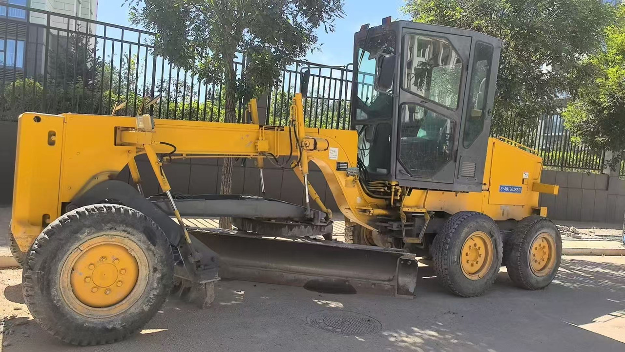 KOMATSU GD355 - Grader: das Bild 1 KOMATSU GD355 - Grader: das Bild 1