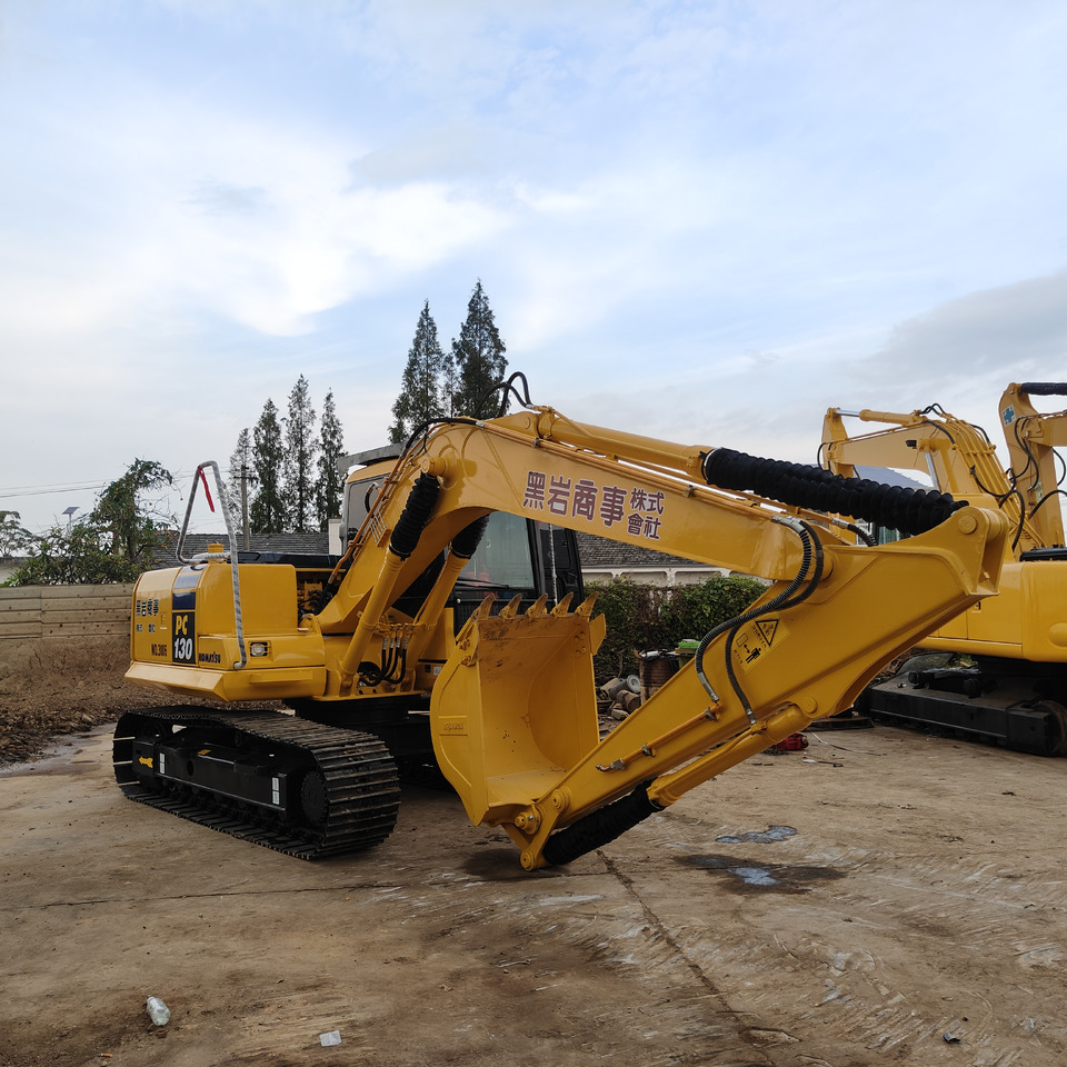 KOMATSU PC130-7 - Kettenbagger: das Bild 1 KOMATSU PC130-7 - Kettenbagger: das Bild 1