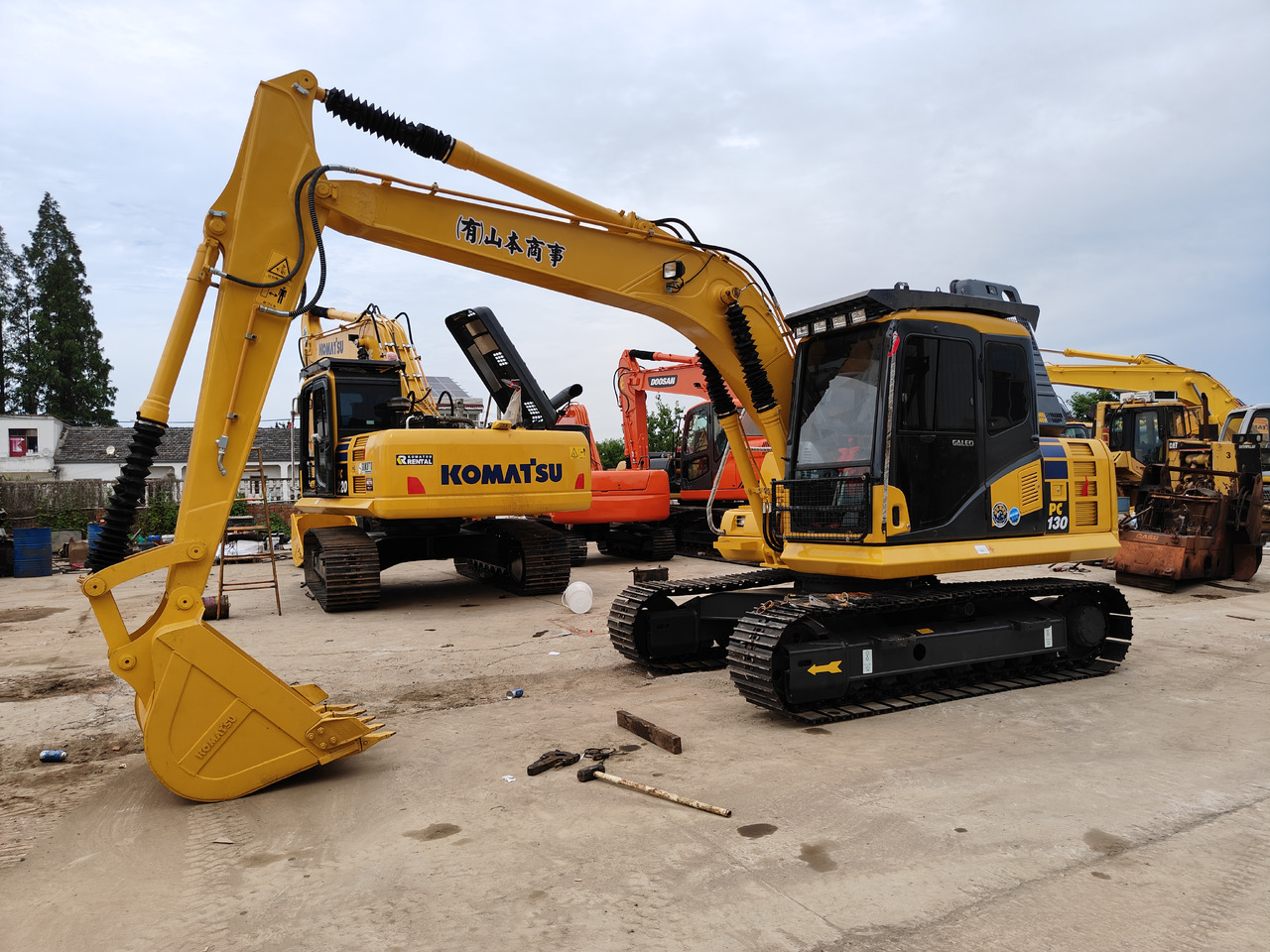 KOMATSU PC130-7 - Kettenbagger: das Bild 5 KOMATSU PC130-7 - Kettenbagger: das Bild 5