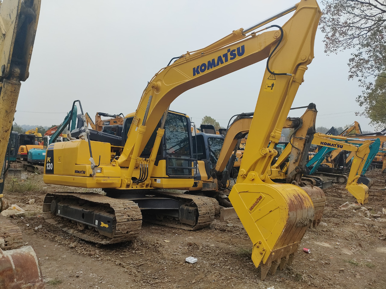 KOMATSU PC130-7 - Mobilbagger: das Bild 1 KOMATSU PC130-7 - Mobilbagger: das Bild 1