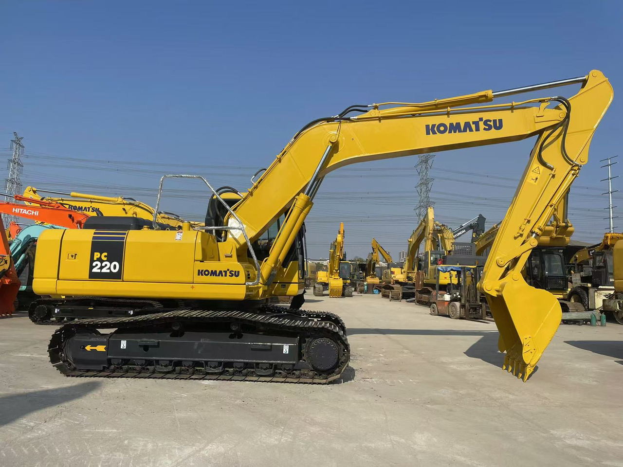 KOMATSU PC220-7 - Kettenbagger: das Bild 2 KOMATSU PC220-7 - Kettenbagger: das Bild 2