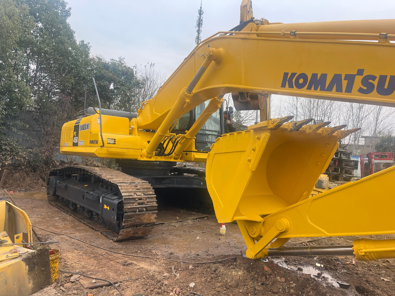 KOMATSU PC450-7 - Kettenbagger: das Bild 5 KOMATSU PC450-7 - Kettenbagger: das Bild 5