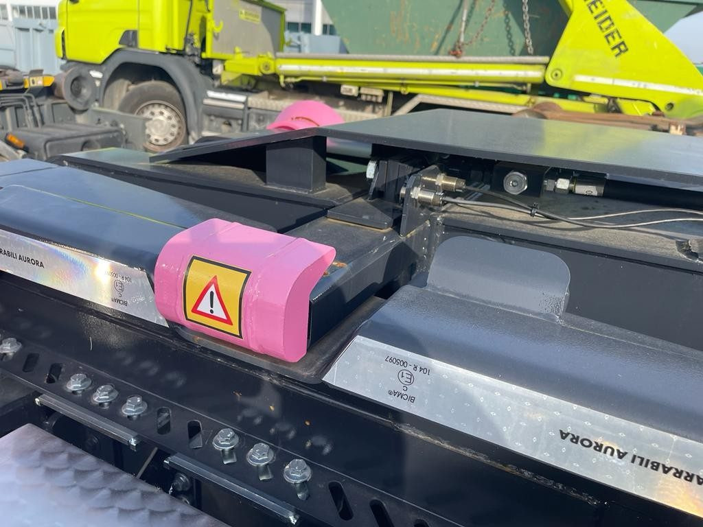 BLOCCAGGIO POSTERIORE ESTERNO - Karosserie und Außen für LKW: das Bild 3 BLOCCAGGIO POSTERIORE ESTERNO - Karosserie und Außen für LKW: das Bild 3