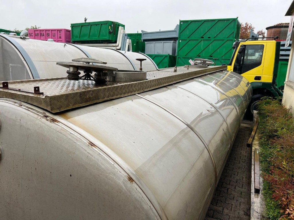 CISTERNA USATA NON SCARRABILE IN ACCIAIO INOX - Tankcontainer: das Bild 4 CISTERNA USATA NON SCARRABILE IN ACCIAIO INOX - Tankcontainer: das Bild 4