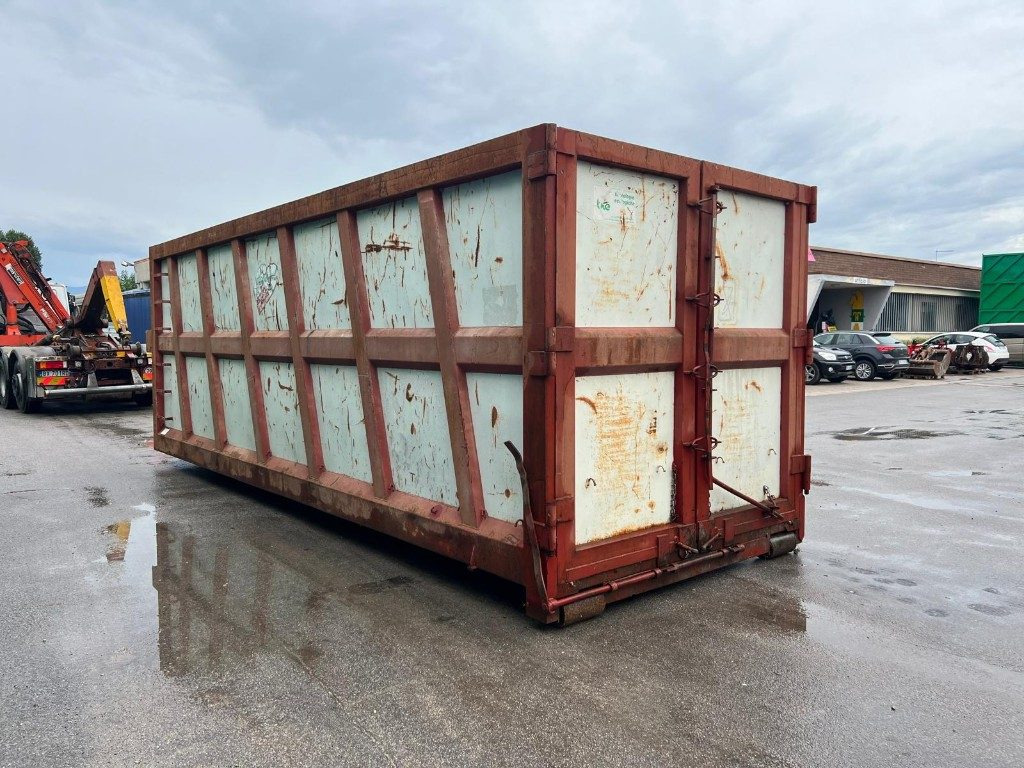CONTAINER SCARRABILE USATO A CIELO APERTO - Abrollcontainer: das Bild 2 CONTAINER SCARRABILE USATO A CIELO APERTO - Abrollcontainer: das Bild 2