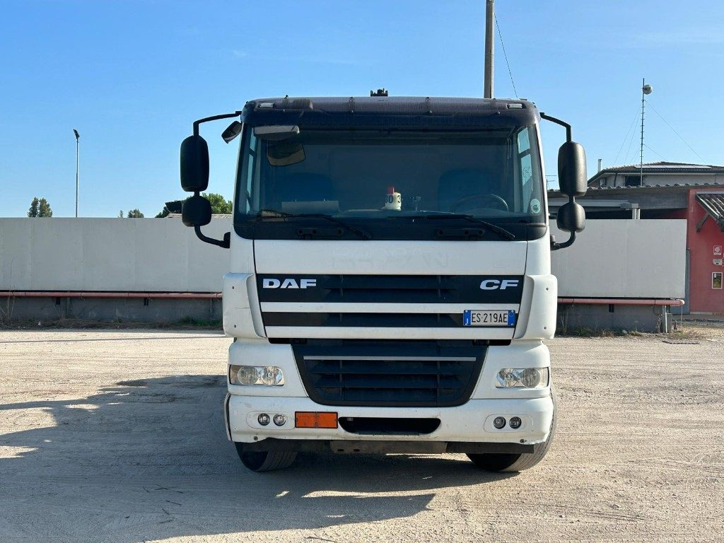 DAF CF85 SCARRABILE - Abrollkipper: das Bild 2 DAF CF85 SCARRABILE - Abrollkipper: das Bild 2