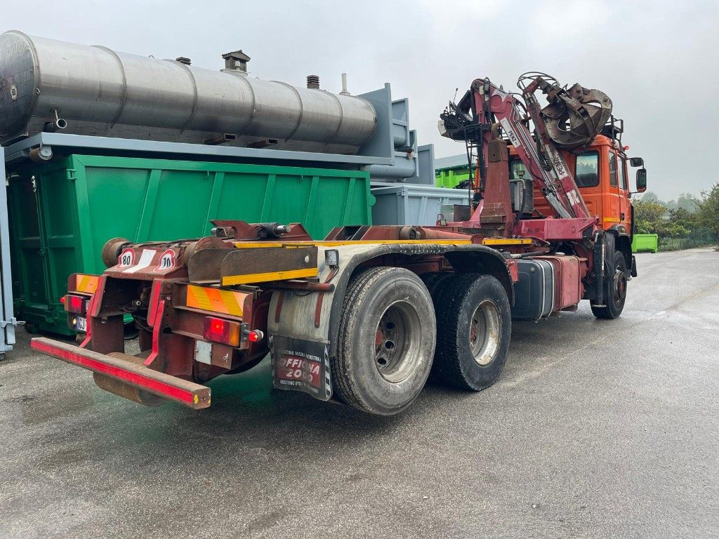 IVECO 190E26 SCARRABILE CON GRU PENZ E POLIPO - Abrollkipper: das Bild 3 IVECO 190E26 SCARRABILE CON GRU PENZ E POLIPO - Abrollkipper: das Bild 3
