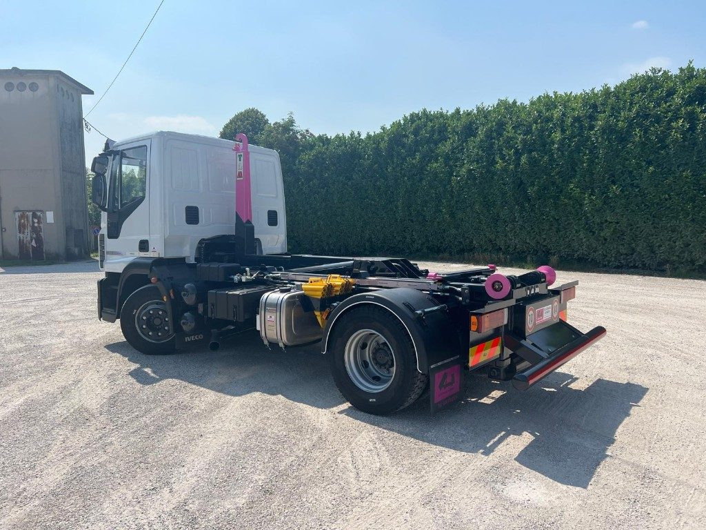 IVECO EUROCARGO 140E25 SCARRABILE - Abrollkipper: das Bild 3 IVECO EUROCARGO 140E25 SCARRABILE - Abrollkipper: das Bild 3