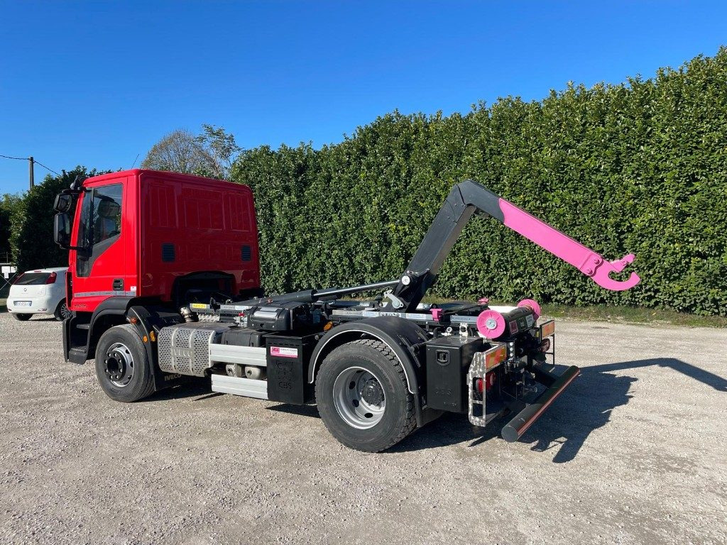 IVECO EUROCARGO 160E SCARRABILE - Abrollkipper: das Bild 3 IVECO EUROCARGO 160E SCARRABILE - Abrollkipper: das Bild 3