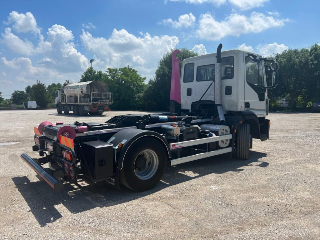 IVECO EUROCARGO 160E25 SCARRABILE - Abrollkipper: das Bild 5 IVECO EUROCARGO 160E25 SCARRABILE - Abrollkipper: das Bild 5