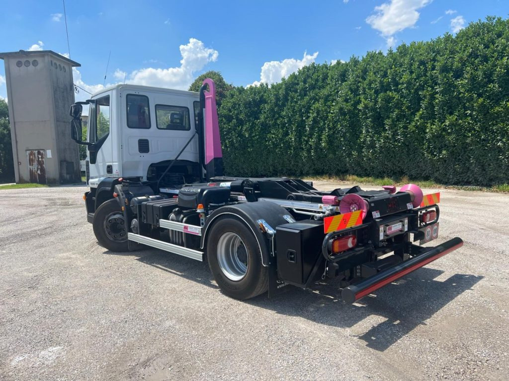 IVECO EUROCARGO 160E25 SCARRABILE - Abrollkipper: das Bild 3 IVECO EUROCARGO 160E25 SCARRABILE - Abrollkipper: das Bild 3