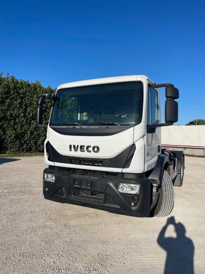 IVECO EUROCARGO 180E25 CON SCARRABILE NUOVO - Abrollkipper: das Bild 1 IVECO EUROCARGO 180E25 CON SCARRABILE NUOVO - Abrollkipper: das Bild 1
