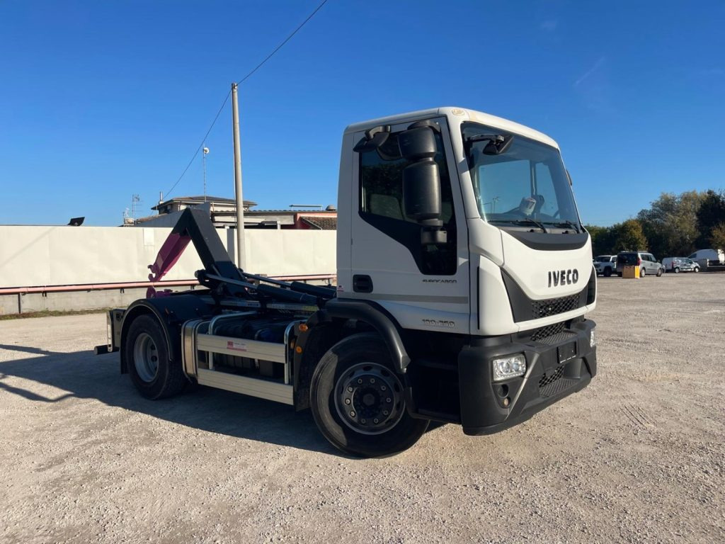 IVECO EUROCARGO 180E25 CON SCARRABILE NUOVO - Abrollkipper: das Bild 2 IVECO EUROCARGO 180E25 CON SCARRABILE NUOVO - Abrollkipper: das Bild 2
