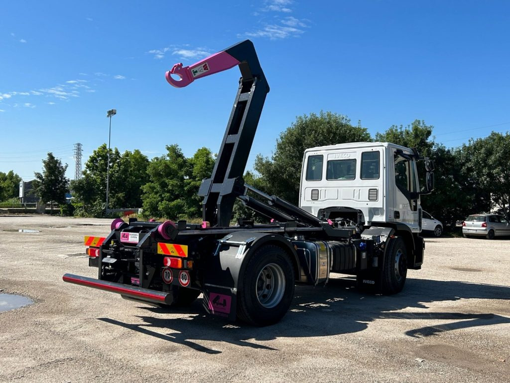 IVECO EUROCARGO 180E32K NUOVO SCARRABILE - Abrollkipper: das Bild 5 IVECO EUROCARGO 180E32K NUOVO SCARRABILE - Abrollkipper: das Bild 5
