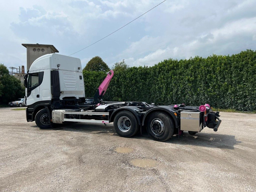 IVECO STRALIS 510 SCARRABILE - Abrollkipper: das Bild 4 IVECO STRALIS 510 SCARRABILE - Abrollkipper: das Bild 4
