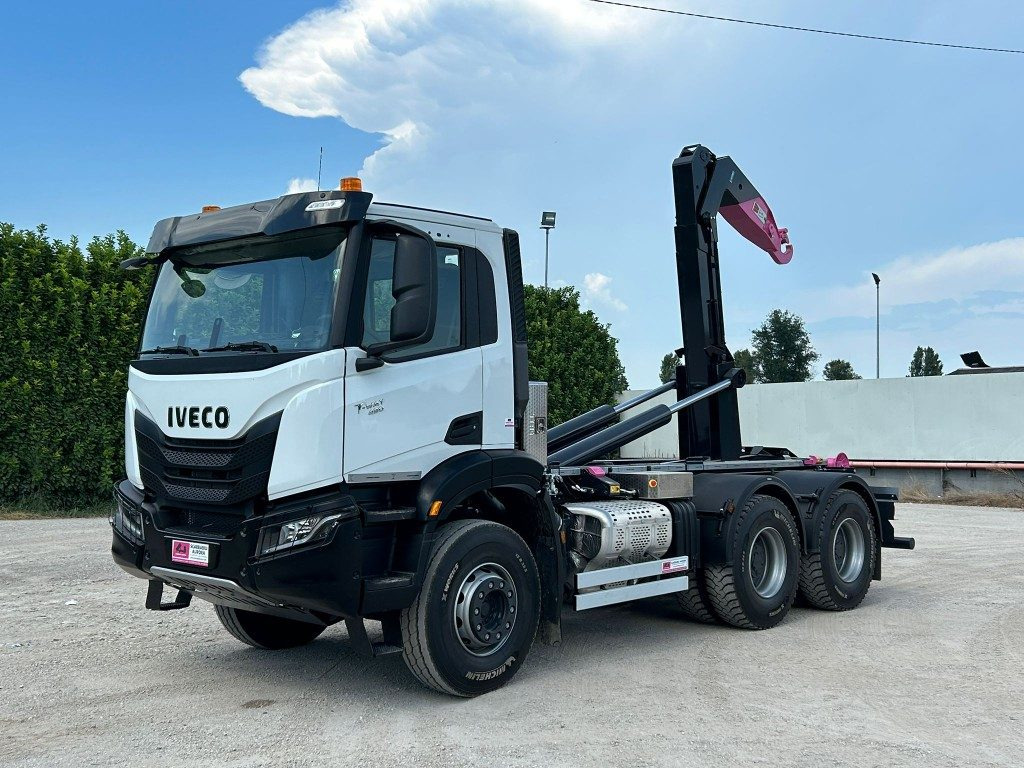IVECO TRAKKER T-WAY AD380T NUOVO SCARRABILE - Abrollkipper: das Bild 1 IVECO TRAKKER T-WAY AD380T NUOVO SCARRABILE - Abrollkipper: das Bild 1