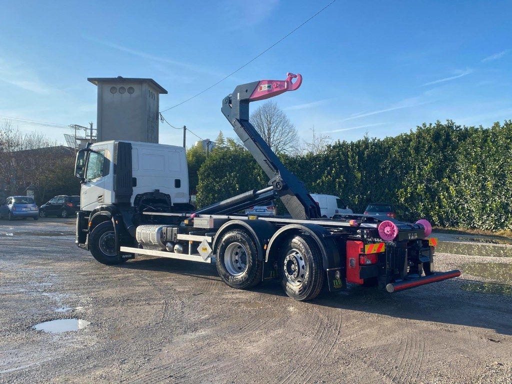 IVECO X-WAY AD280X48 NUOVO SCARRABILE PASSO 4500 - Abrollkipper: das Bild 4 IVECO X-WAY AD280X48 NUOVO SCARRABILE PASSO 4500 - Abrollkipper: das Bild 4