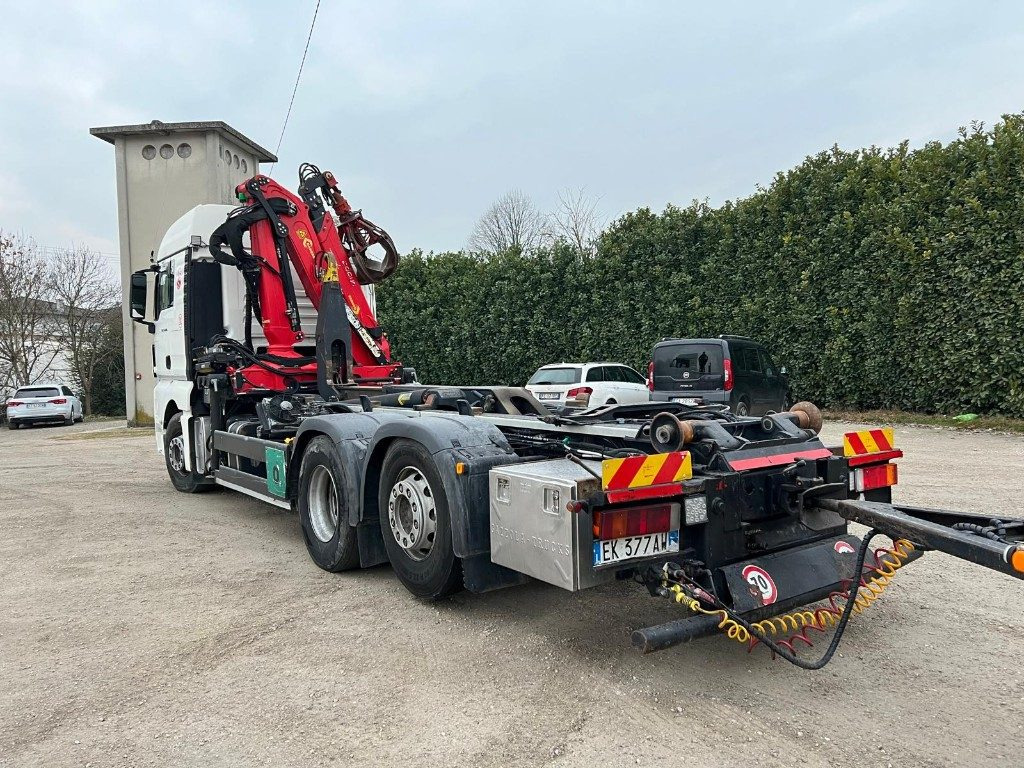 MAN TGX 26.480 SCARRABILE CON GRU - Abrollkipper: das Bild 5 MAN TGX 26.480 SCARRABILE CON GRU - Abrollkipper: das Bild 5