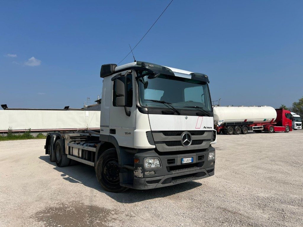 MERCEDES-BENZ MERCEDES ACTROS 25.41 SCARRABILE - Abrollkipper: das Bild 2 MERCEDES-BENZ MERCEDES ACTROS 25.41 SCARRABILE - Abrollkipper: das Bild 2
