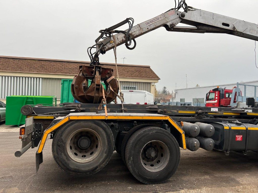 SCANIA 124GB 420 SCARRABILE CON GRU - Abrollkipper: das Bild 5 SCANIA 124GB 420 SCARRABILE CON GRU - Abrollkipper: das Bild 5