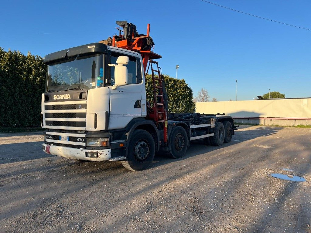 SCANIA CV R124 SCARRABILE CON GRU E POLIPO - Abrollkipper: das Bild 1 SCANIA CV R124 SCARRABILE CON GRU E POLIPO - Abrollkipper: das Bild 1