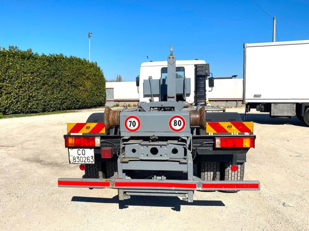 SCANIA H82 SCARRABILE BALESTRATO ANTERIORE E POSTE - Abrollkipper: das Bild 3 SCANIA H82 SCARRABILE BALESTRATO ANTERIORE E POSTE - Abrollkipper: das Bild 3