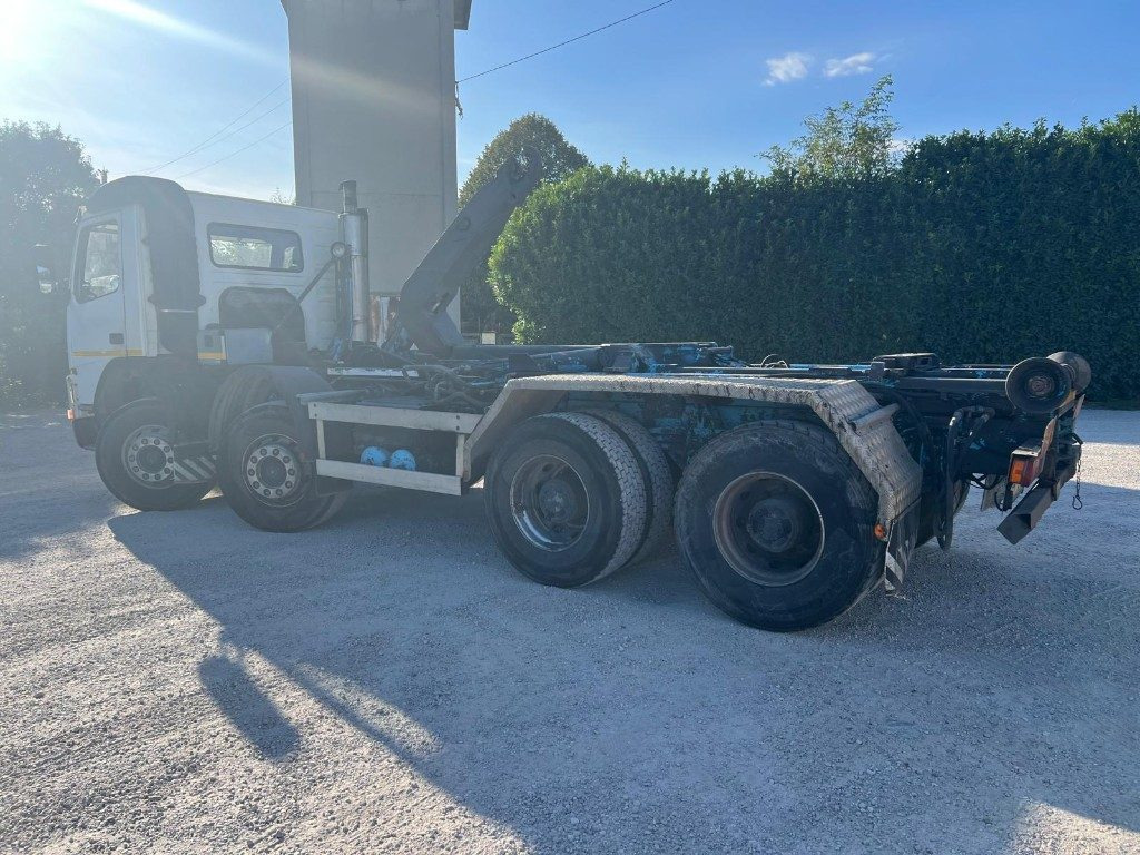 VOLVO FM12 SCARRABILE - Abrollkipper: das Bild 2 VOLVO FM12 SCARRABILE - Abrollkipper: das Bild 2