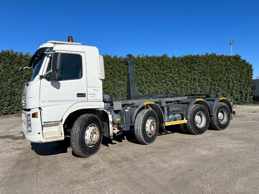 VOLVO FM440 SCARRABILE - Abrollkipper: das Bild 2 VOLVO FM440 SCARRABILE - Abrollkipper: das Bild 2