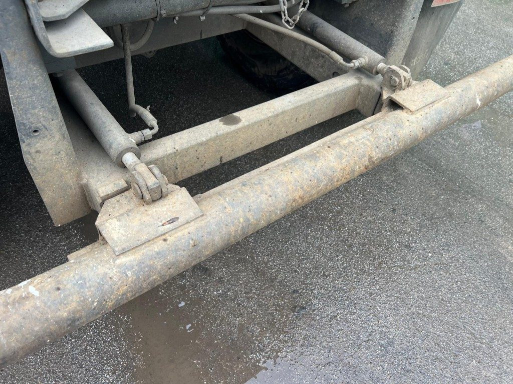 VOLVO FM460 SCARRABILE 8X4 - Abrollkipper: das Bild 5 VOLVO FM460 SCARRABILE 8X4 - Abrollkipper: das Bild 5