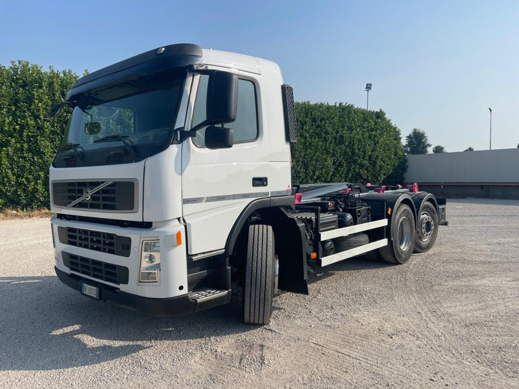 VOLVO FM9 SCARRABILE - Abrollkipper: das Bild 1 VOLVO FM9 SCARRABILE - Abrollkipper: das Bild 1