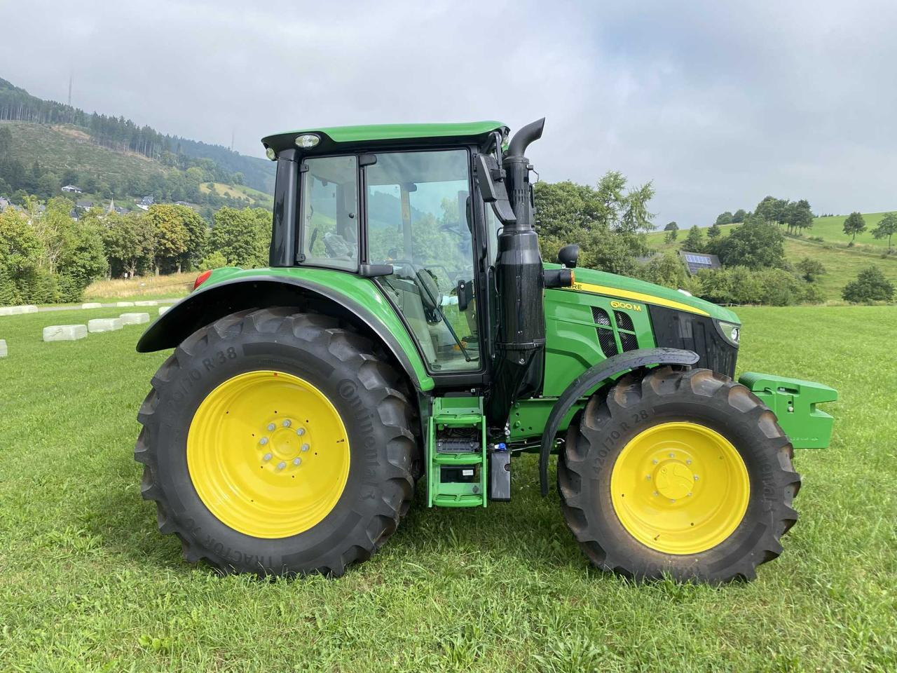 John Deere 6100 M AutoQuadEco - Traktor: das Bild 4 John Deere 6100 M AutoQuadEco - Traktor: das Bild 4