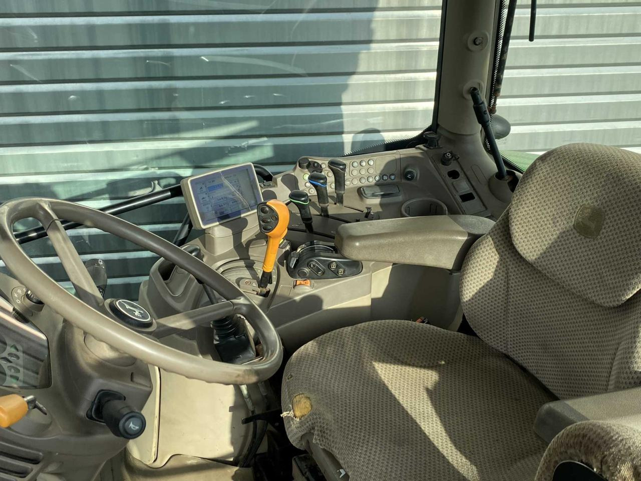 John Deere 6115R - Traktor: das Bild 5 John Deere 6115R - Traktor: das Bild 5