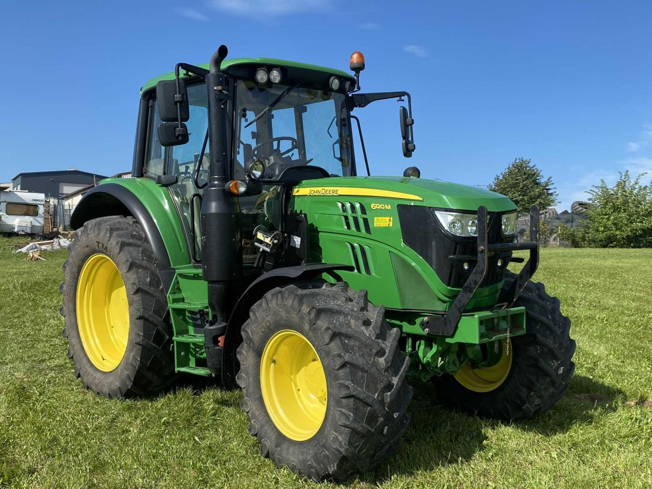 John Deere 6120M - Traktor: das Bild 1 John Deere 6120M - Traktor: das Bild 1
