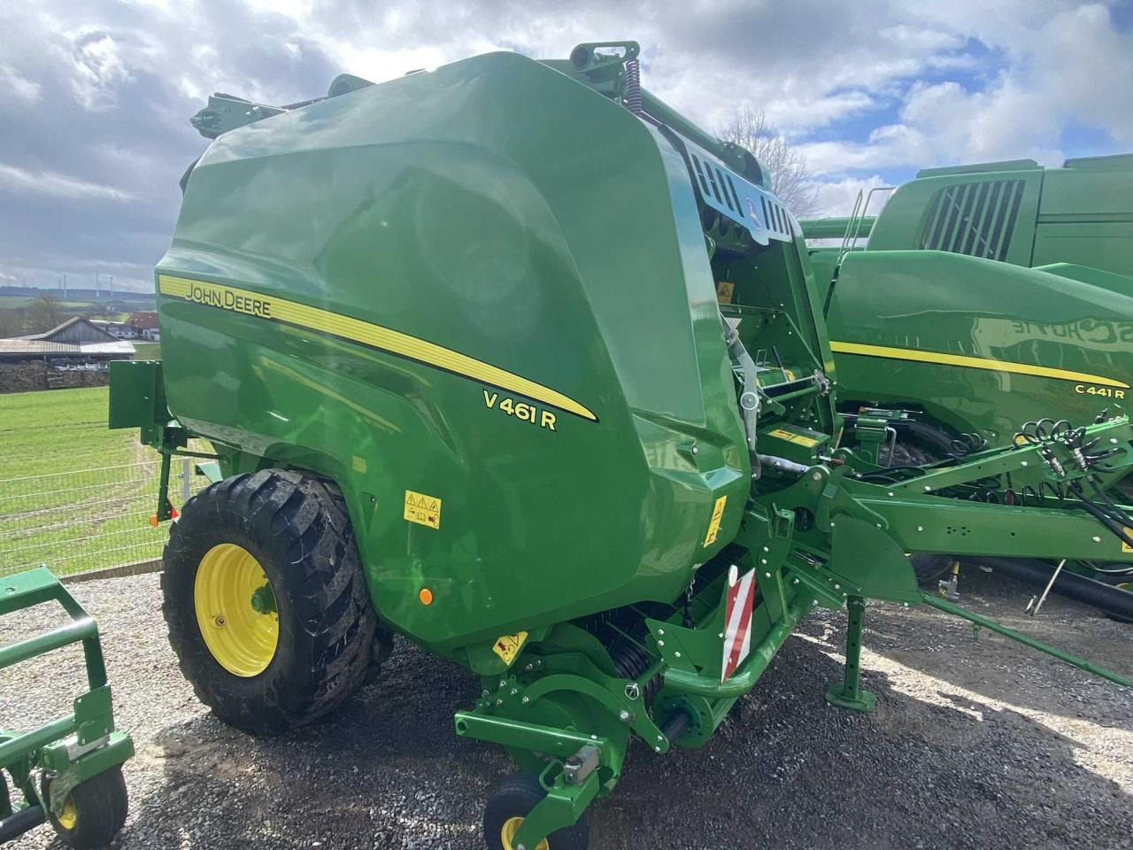 John Deere V461 R - 671 Bunde - Rundballenpresse: das Bild 2 John Deere V461 R - 671 Bunde - Rundballenpresse: das Bild 2