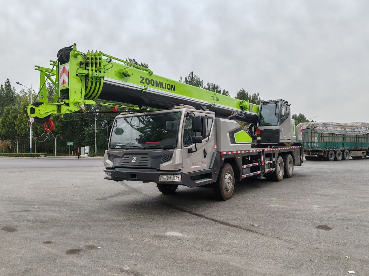ZOOMLION ZTC251V 25 TON TRUCK CRANE - Mobilkran: das Bild 1 ZOOMLION ZTC251V 25 TON TRUCK CRANE - Mobilkran: das Bild 1