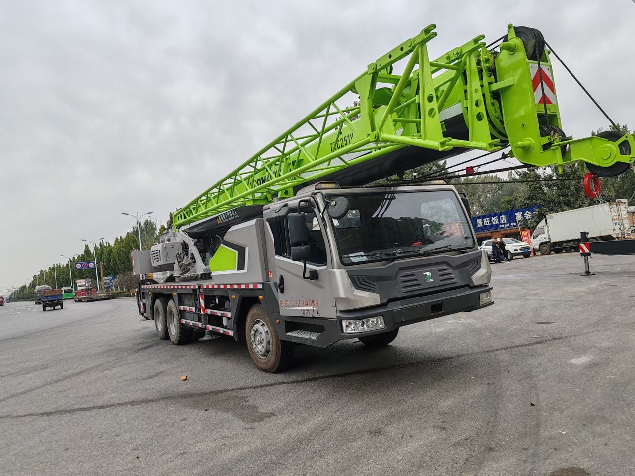 ZOOMLION ZTC251V 25 TON TRUCK CRANE - Mobilkran: das Bild 2 ZOOMLION ZTC251V 25 TON TRUCK CRANE - Mobilkran: das Bild 2